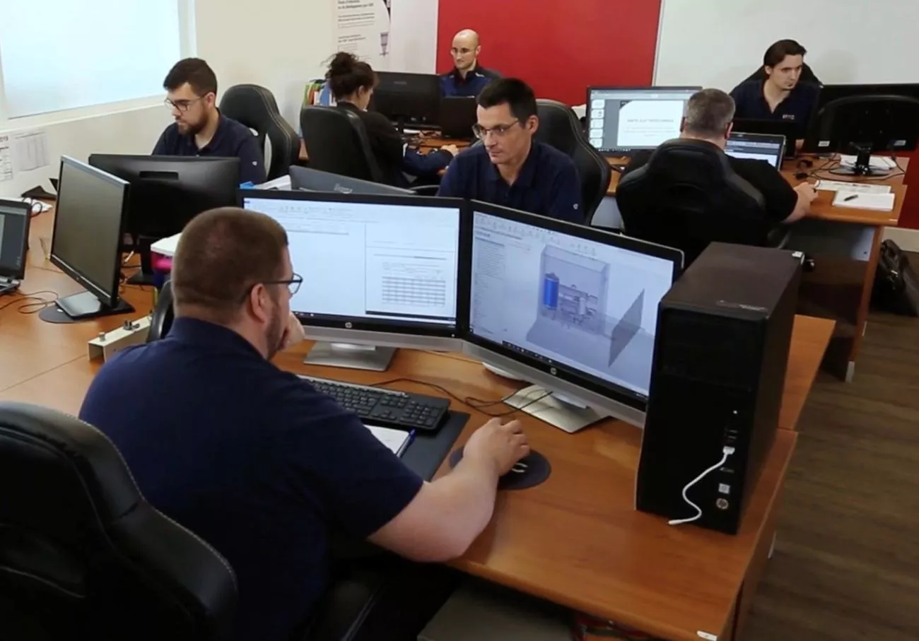Service centre engineering team