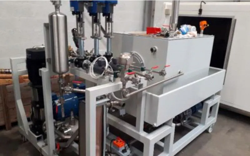 Temperature and pressure conditioning for oil
