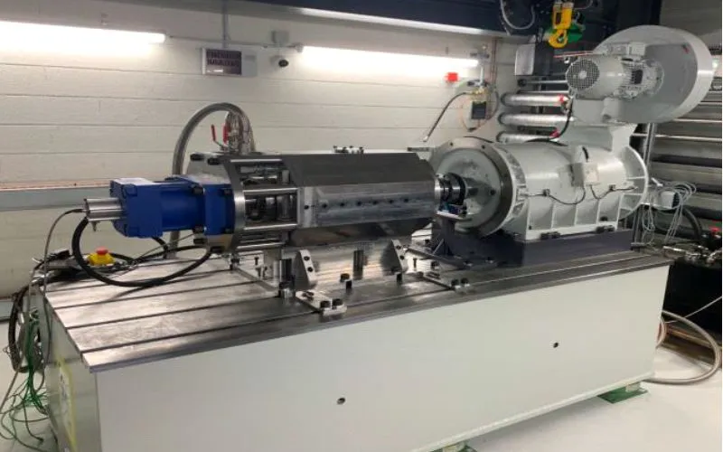 High-speed bearing test bench