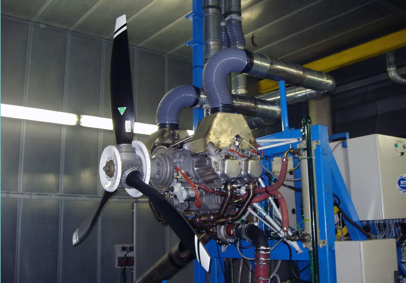 Multi-purpose test bench for aircraft and automotive engines