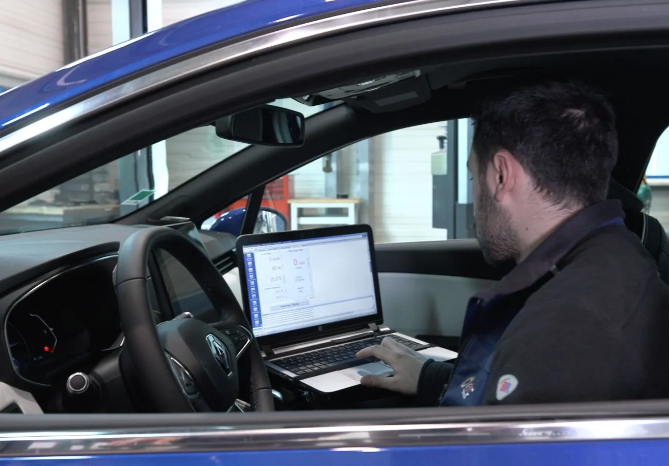 Vehicle equipment for consumption tests on thermal and hybrid vehicles