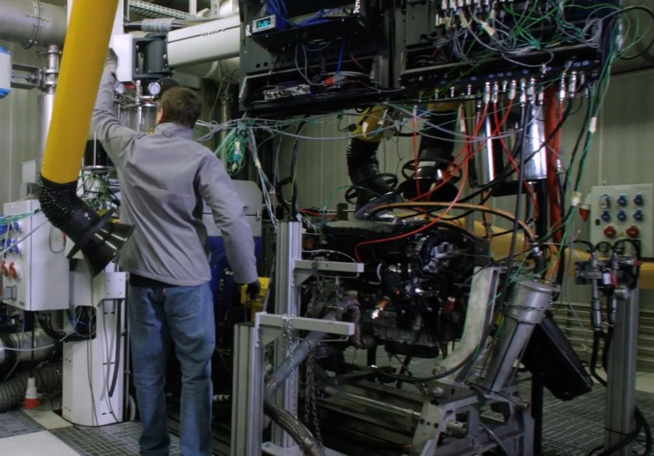 Endurance tests on combustion engines