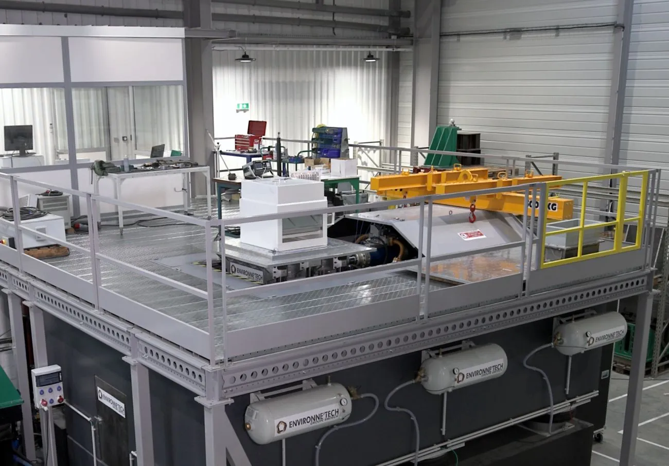 Seismic test bench